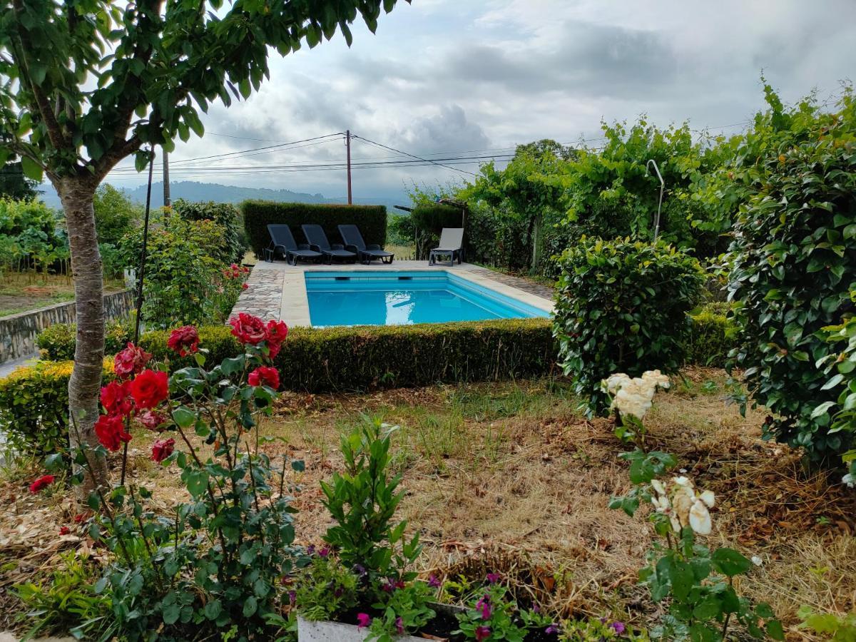 Villa Con Piscina En Panton Ribeira Sacra Galicia Ideal Para Familias Eksteriør billede